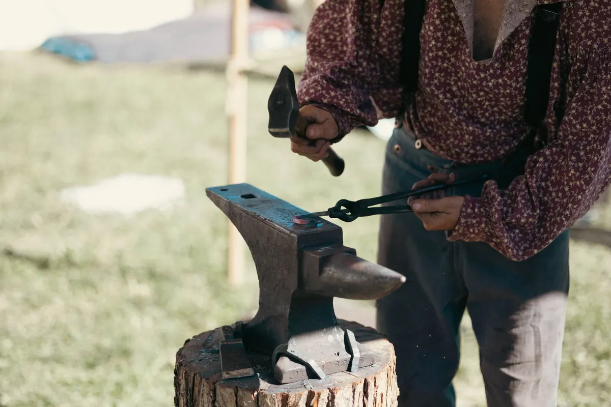 Blacksmith Tongs for Beginners: Which Jaw Shapes Do You Really Need?